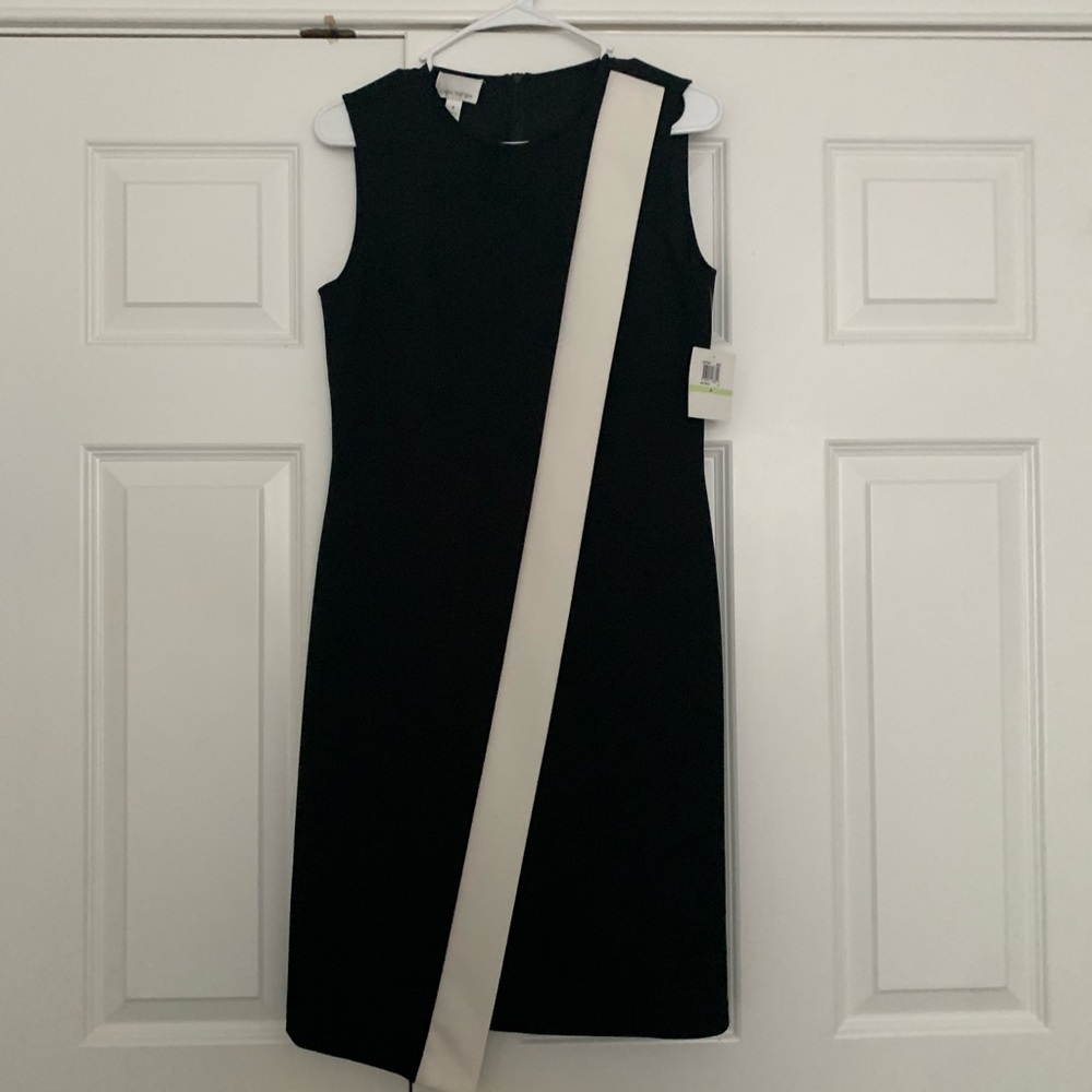 Donna Morgan. Black Dress w White Stripe. Sz 4.